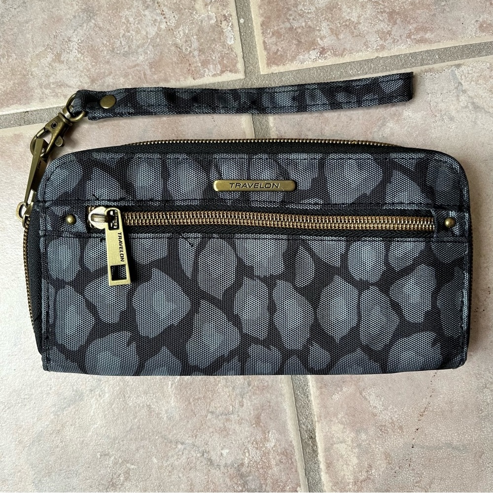 Travelon RFID Blocking Leopard Print | Zip Around Clutch Wallet Gray/Black